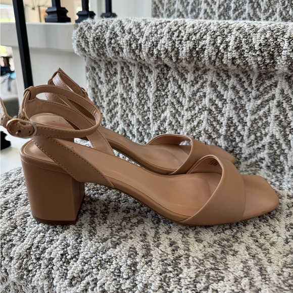 A New Day Formal Dress Shoes.  Tan in color, size 11. New! - Picture 3 of 7